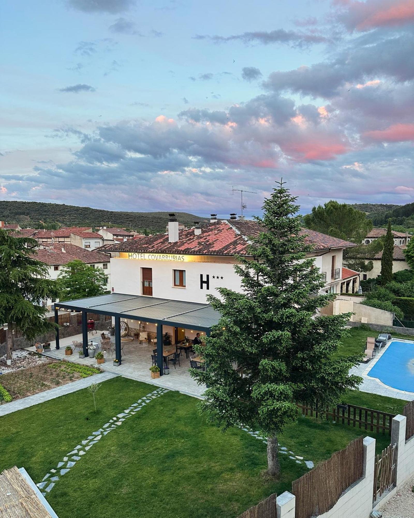 Hotel Rural Covarrubias Buitenkant foto